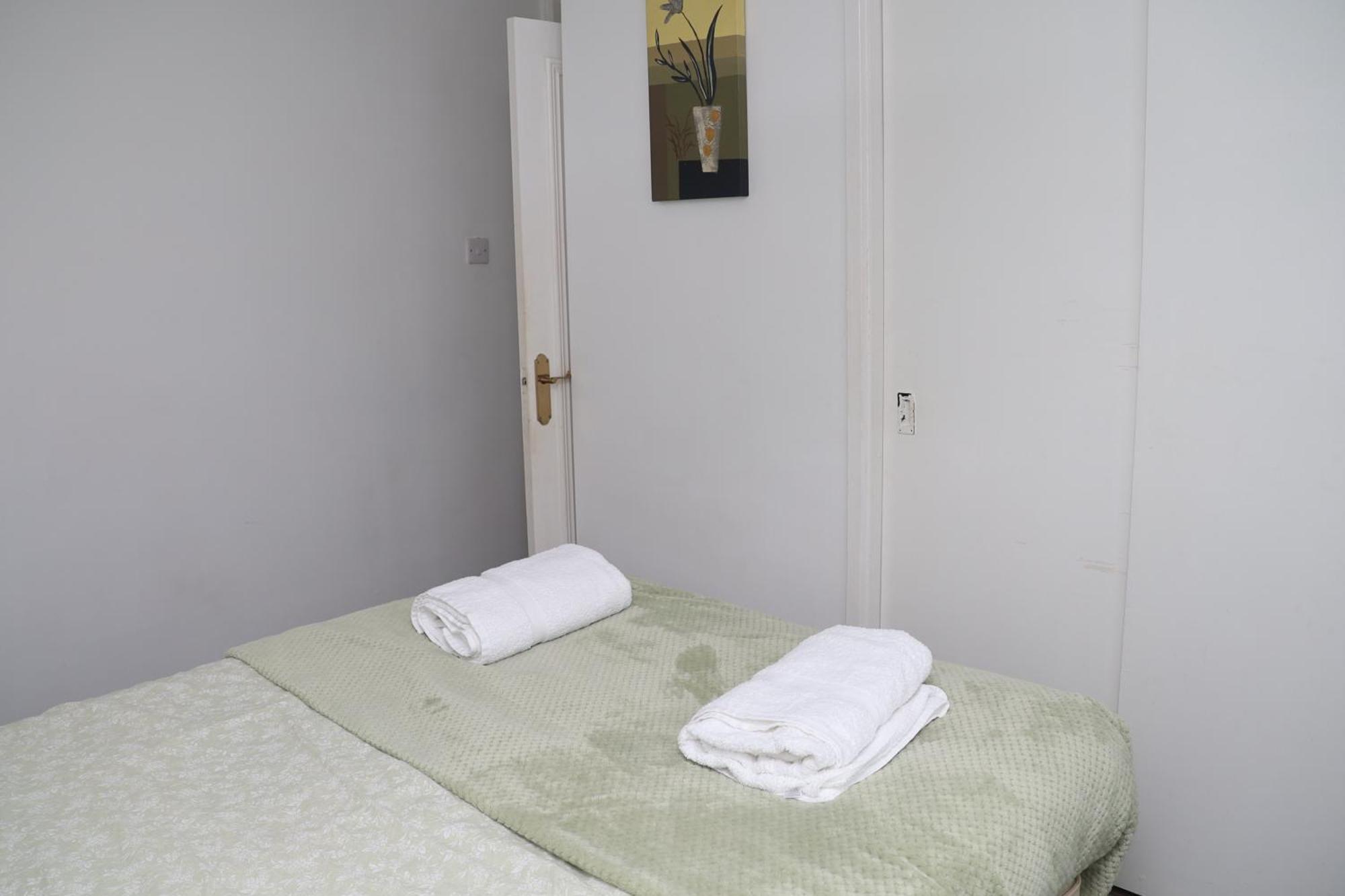 Superb 3 Bedroom Flat In Stafford Exterior photo